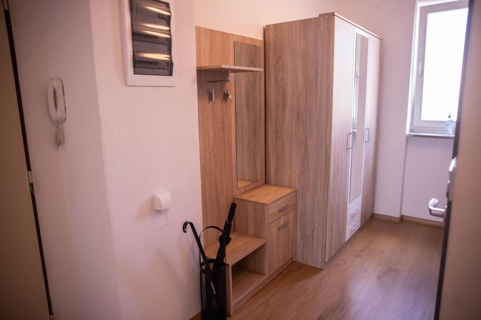 Prostorny Byt V Centru U Reky, 2 Loznice, Balkon Hradec Králové المظهر الخارجي الصورة